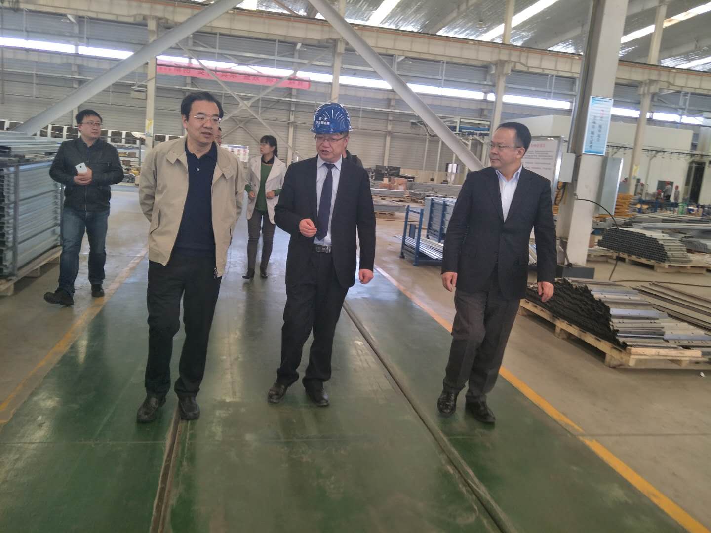 財政部駐甘專員辦事處黨組書記楊瑞金，蘭州市副市長牛向東一行參觀考察蘭州新區(qū)拉斯維加斯游戲3499伊士頓電梯廠