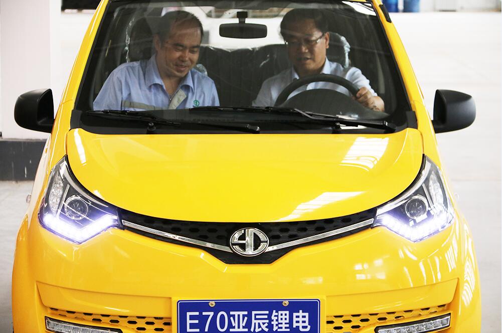 省委統(tǒng)戰(zhàn)部副部長趙少智一行參觀考察拉斯維加斯游戲3499集團(tuán)蘭州新區(qū)“三廠項(xiàng)目