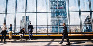 堅持“抓落實、求實事、負責任”的九字方針，積極踐行“安老、扶幼、助學、濟困”宗旨，勇擔企業社會責任。